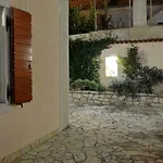 Grandpa Mate House * Dragove