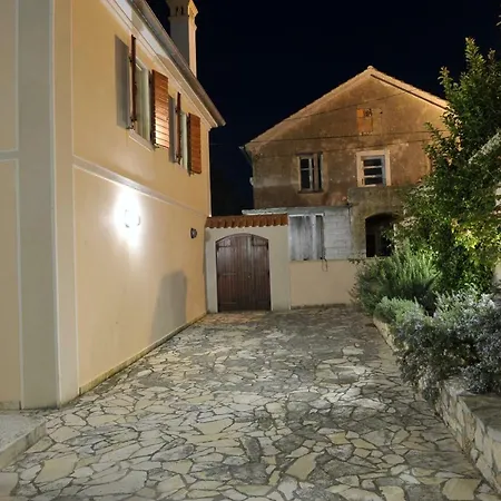 Grandpa Mate House בית נופש