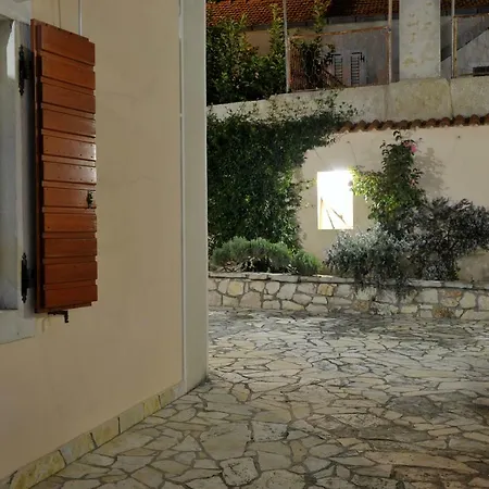 Grandpa Mate House * Dragove