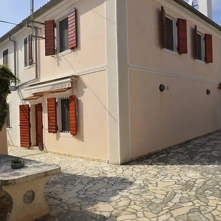 Grandpa Mate House *